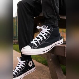 The Chuck Taylor All-Star Malden Street Women Size 7